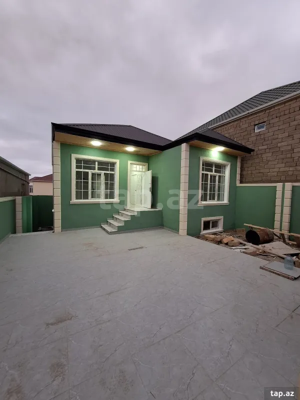 Satılır 5 otaqlı həyət evi 100 m²