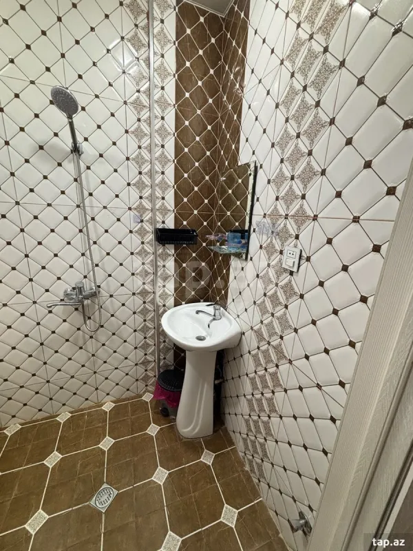 Kirayə verilir 2 otaqlı yeni tikili 75 m²