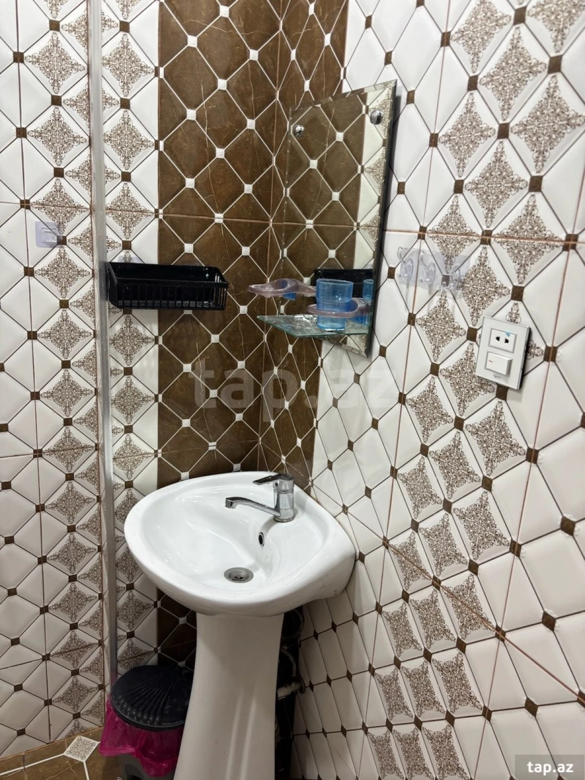 Kirayə verilir 2 otaqlı yeni tikili 75 m²