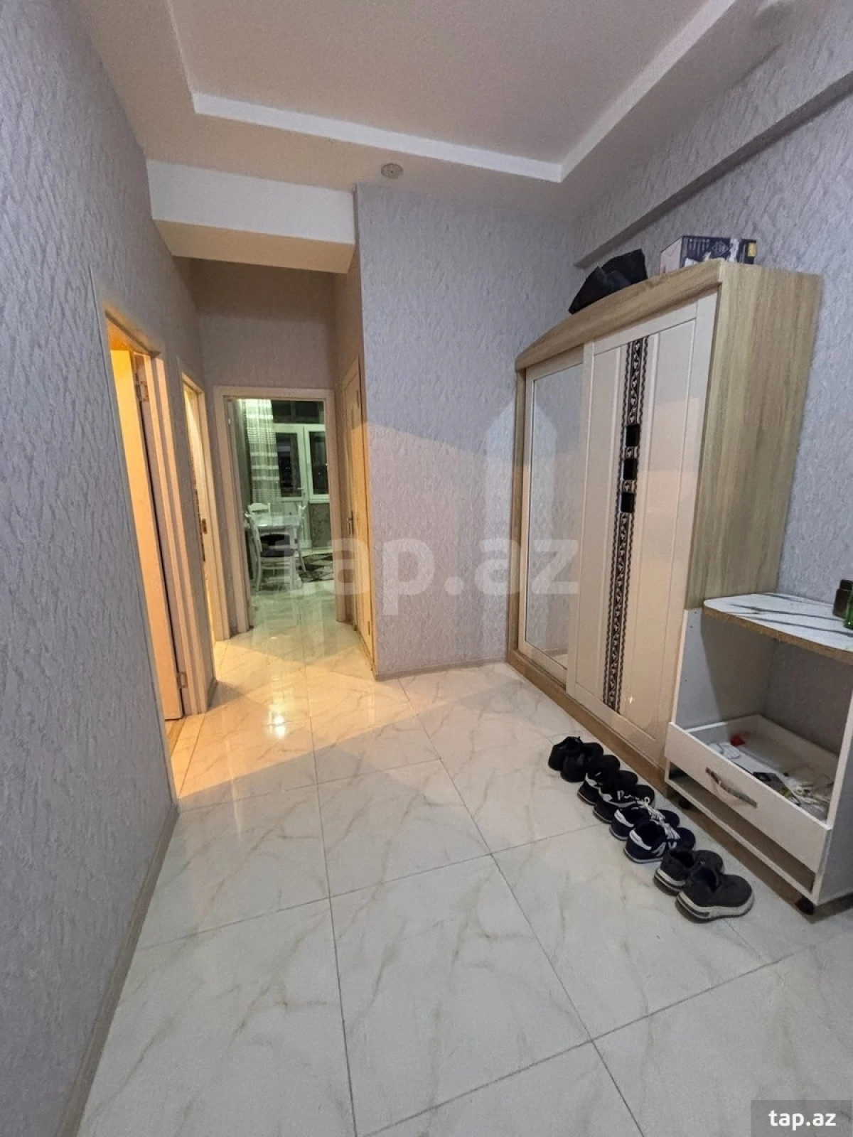 Kirayə verilir 2 otaqlı yeni tikili 75 m²