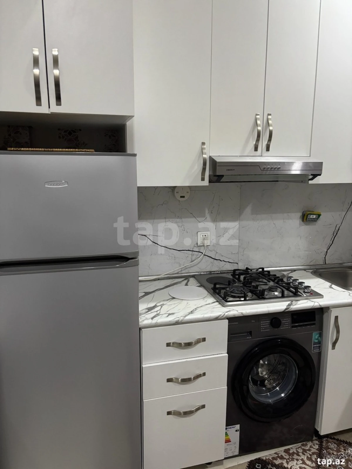 Kirayə verilir 2 otaqlı yeni tikili 75 m²