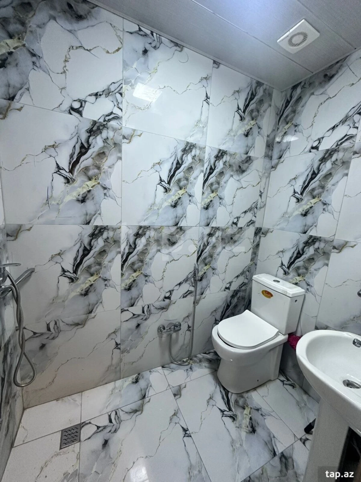 Kirayə verilir 2 otaqlı yeni tikili 45 m²