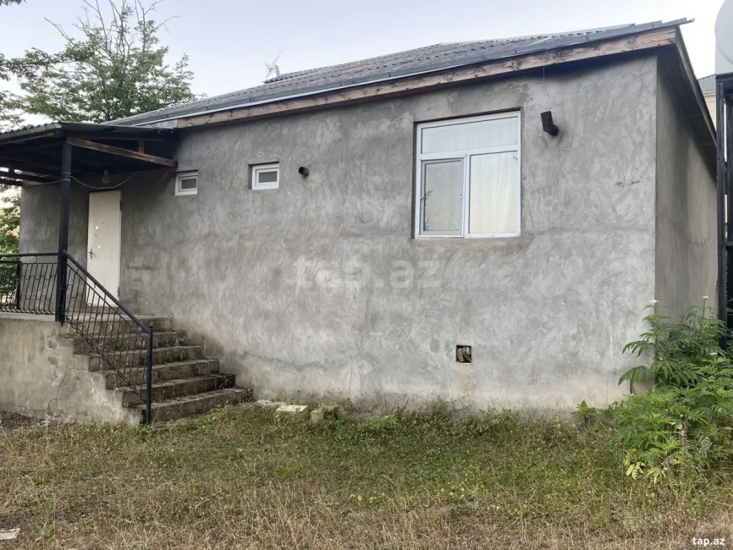 Satılır 4 otaqlı həyət evi 100 m²