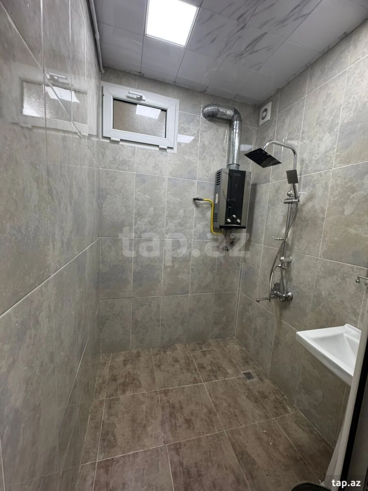 Satılır 1 otaqlı mənzil 40 m²