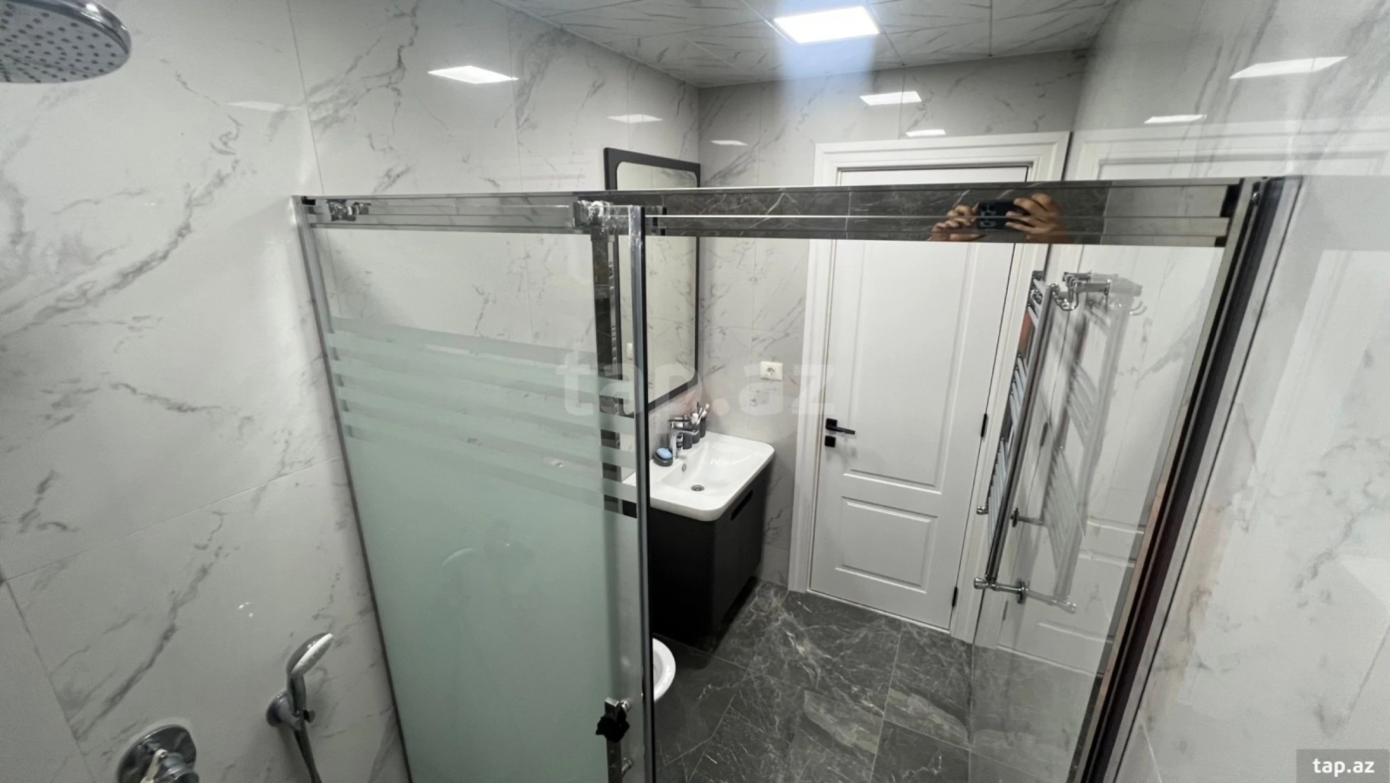 Satılır 3 otaqlı yeni tikili 95 m²