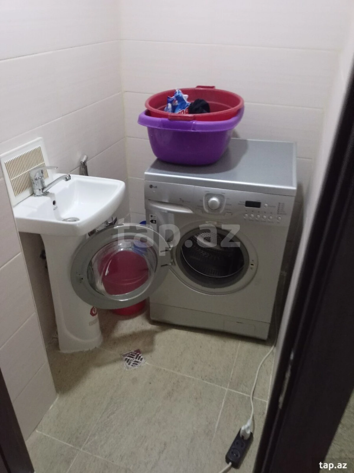 Satılır 2 otaqlı yeni tikili 75 m²