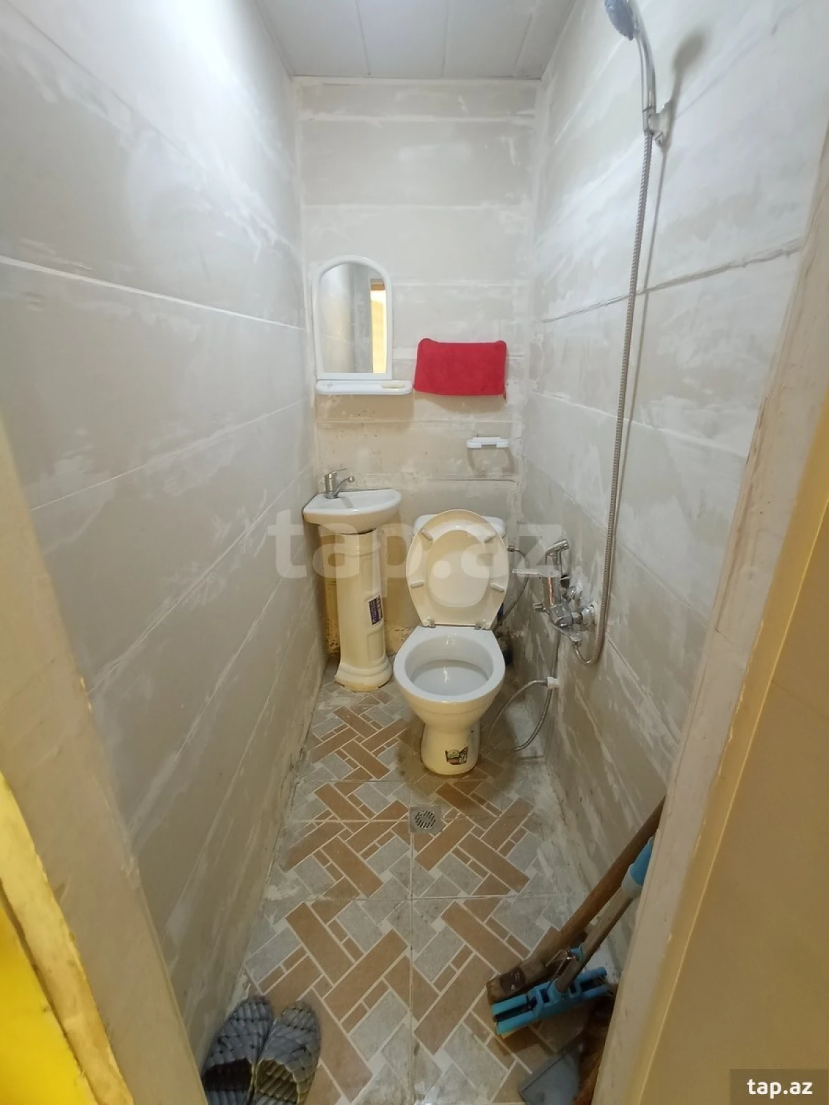 Satılır 1 otaqlı həyət evi 15 m²