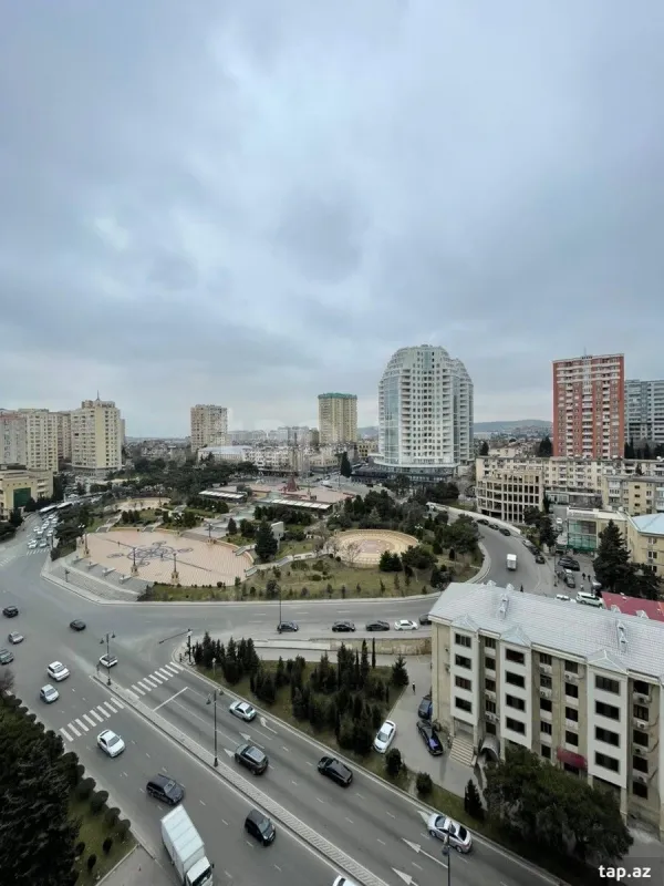 Satılır 3 otaqlı yeni tikili 185 m²