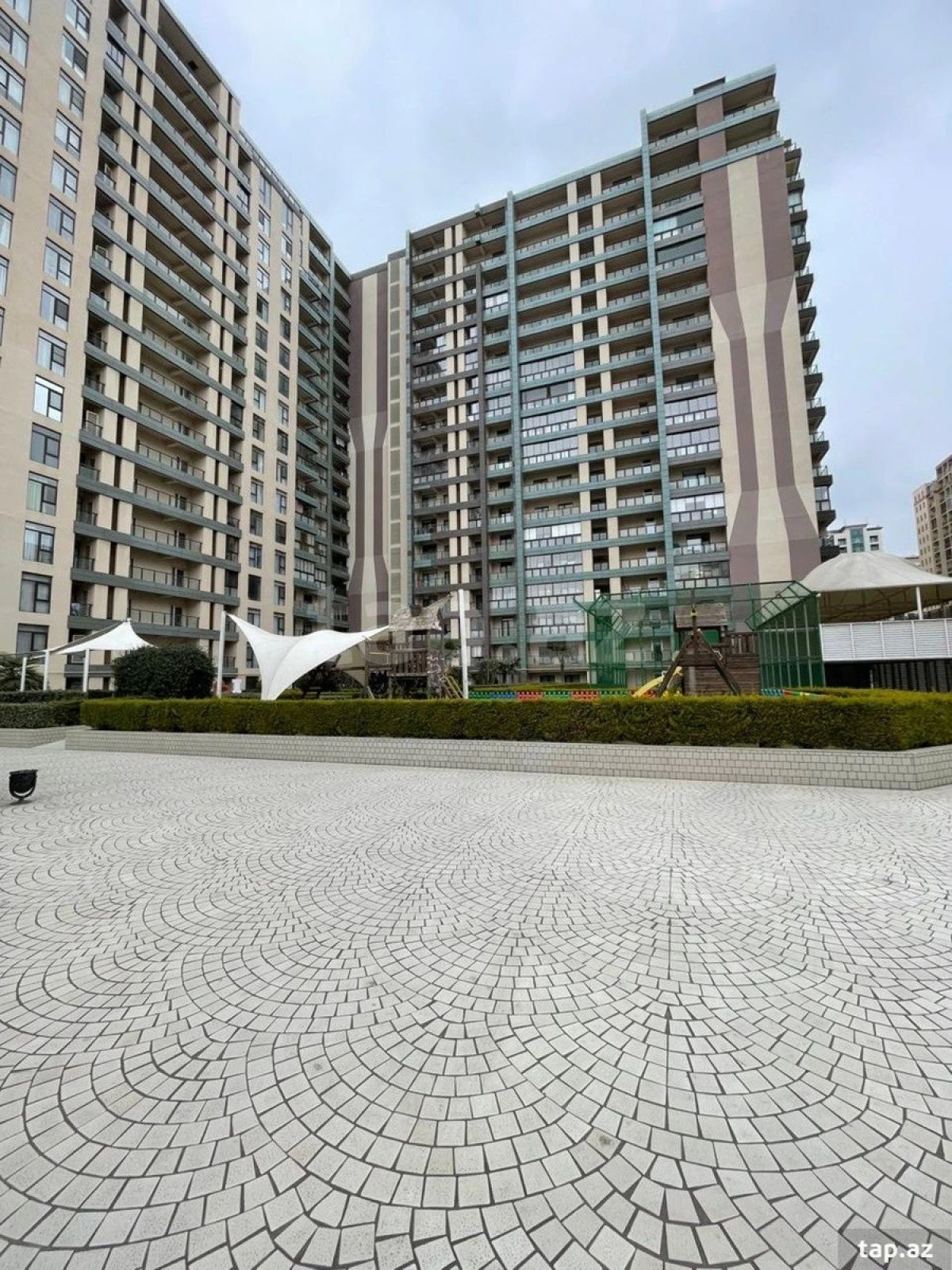 Satılır 3 otaqlı yeni tikili 185 m²
