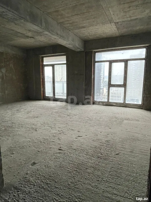 Satılır 3 otaqlı yeni tikili 185 m²