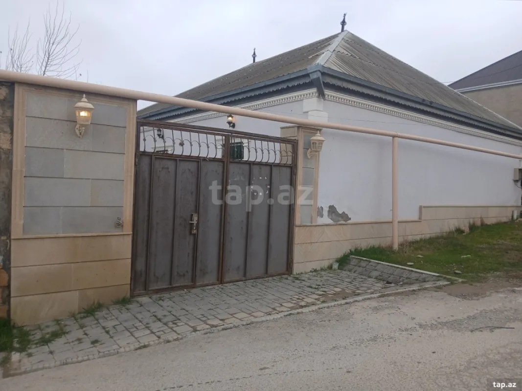 Satılır 4 otaqlı həyət evi 100 m²