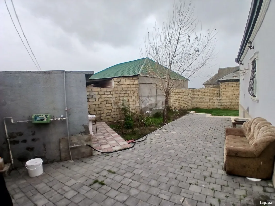 Satılır 4 otaqlı həyət evi 100 m²