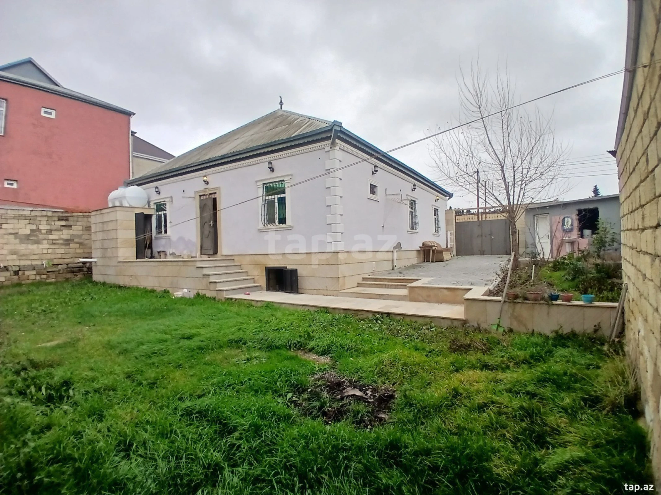 Satılır 4 otaqlı həyət evi 100 m²