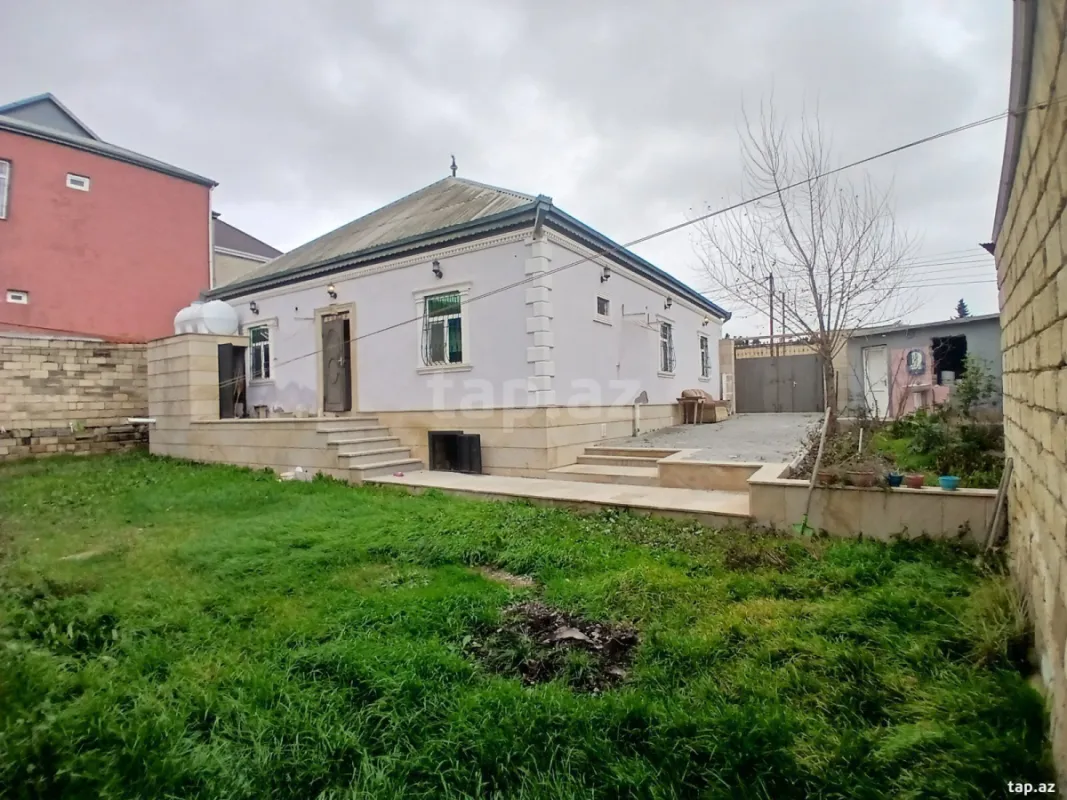 Satılır 4 otaqlı həyət evi 100 m²
