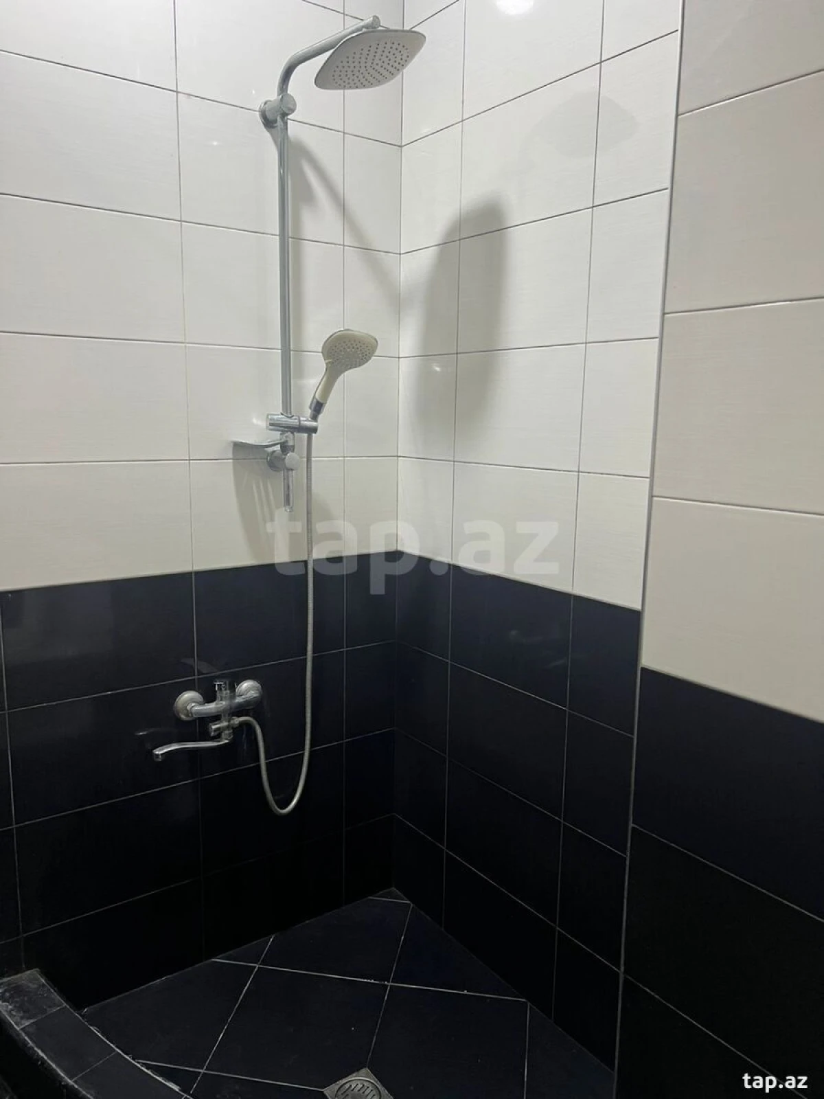 Kirayə verilir 2 otaqlı yeni tikili 72 m²