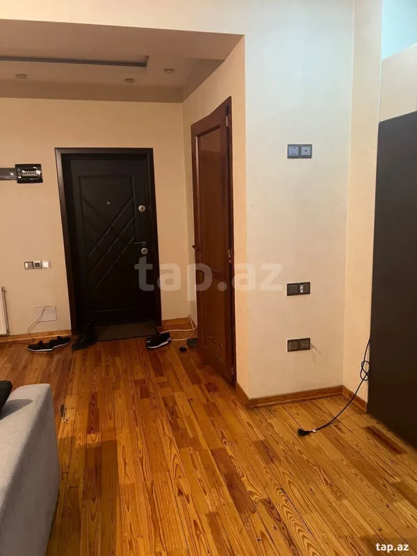 Kirayə verilir 2 otaqlı yeni tikili 72 m²