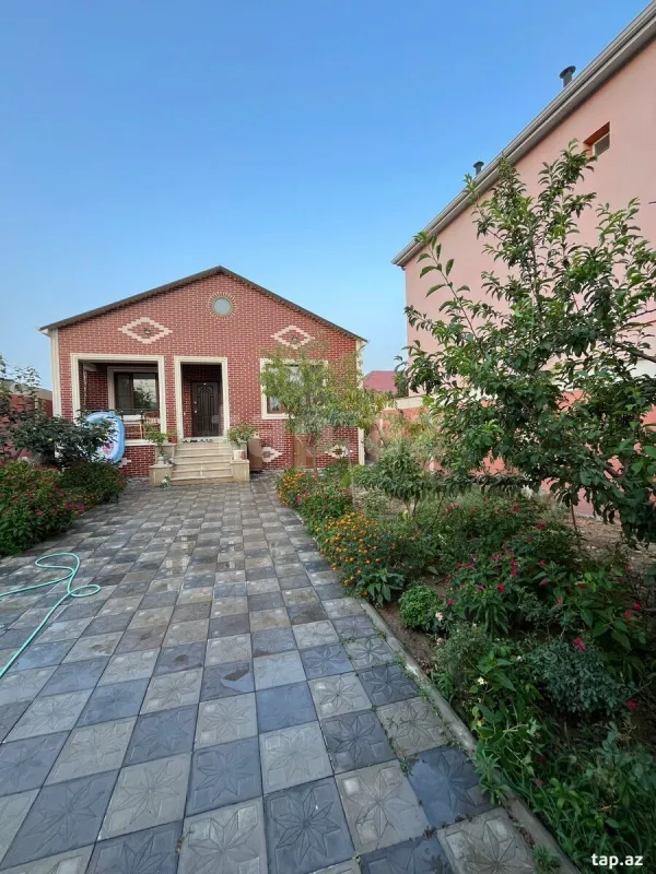Satılır 4 otaqlı həyət evi 120 m²