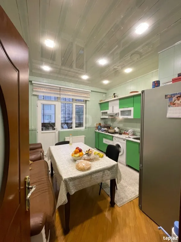 Satılır 2 otaqlı yeni tikili 81 m²