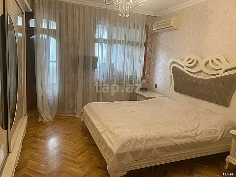 Kirayə verilir 4 otaqlı mənzil 100 m²