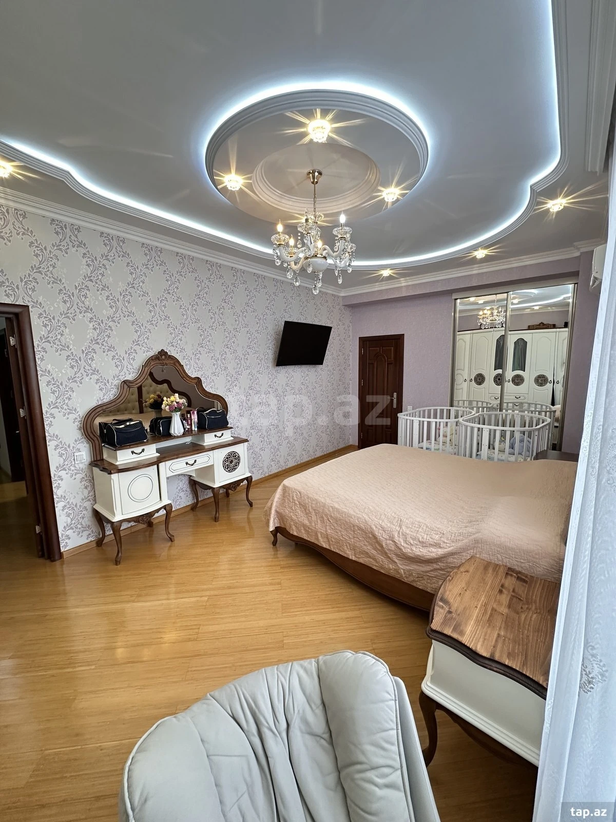 Satılır 4 otaqlı yeni tikili 183 m²