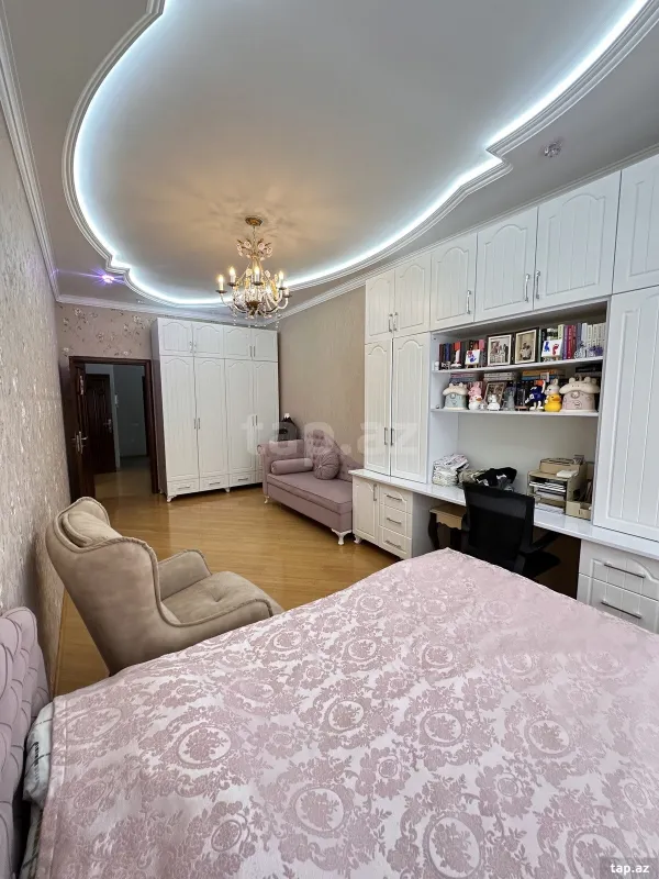 Satılır 4 otaqlı yeni tikili 183 m²