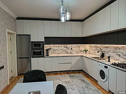 Satılır 6 otaqlı həyət evi 200 m²