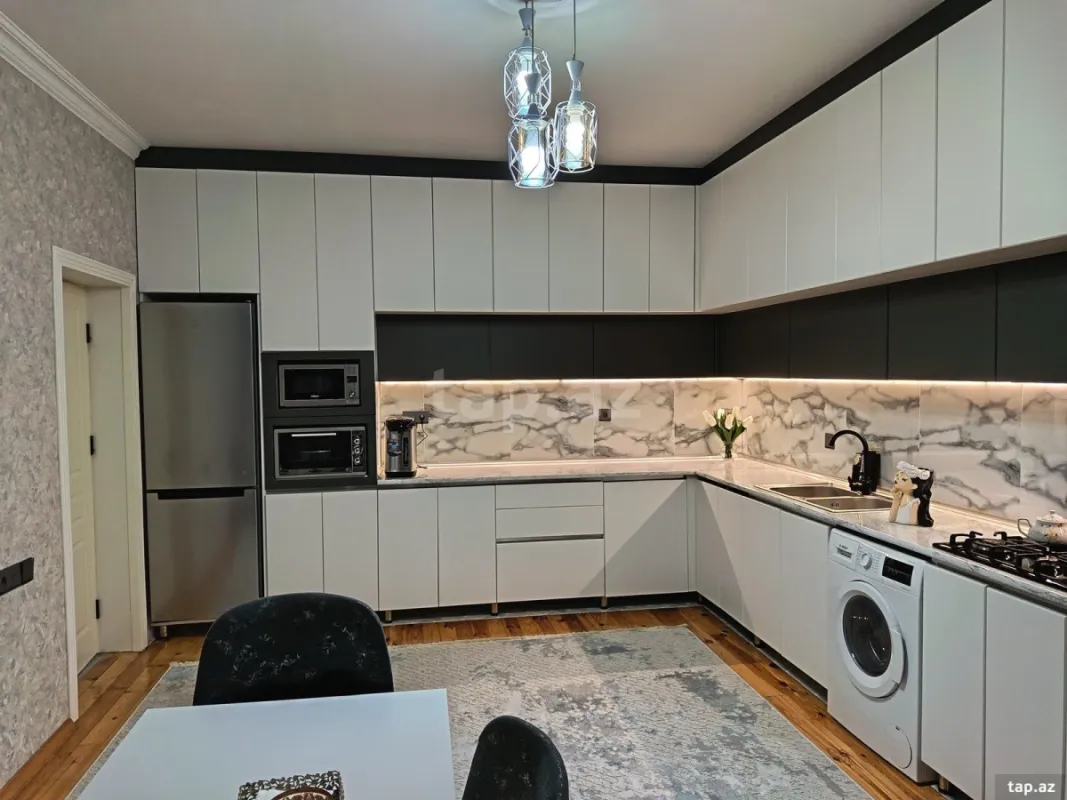 Satılır 6 otaqlı həyət evi 200 m²