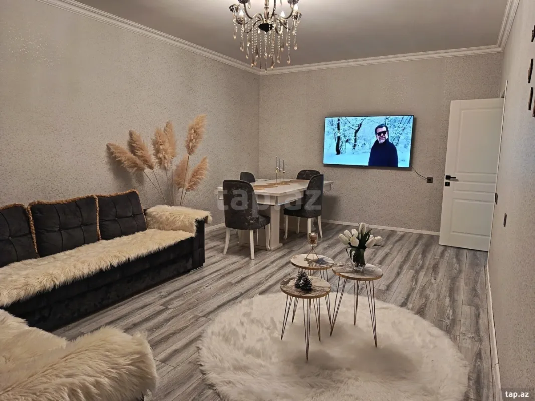 Satılır 6 otaqlı həyət evi 200 m²