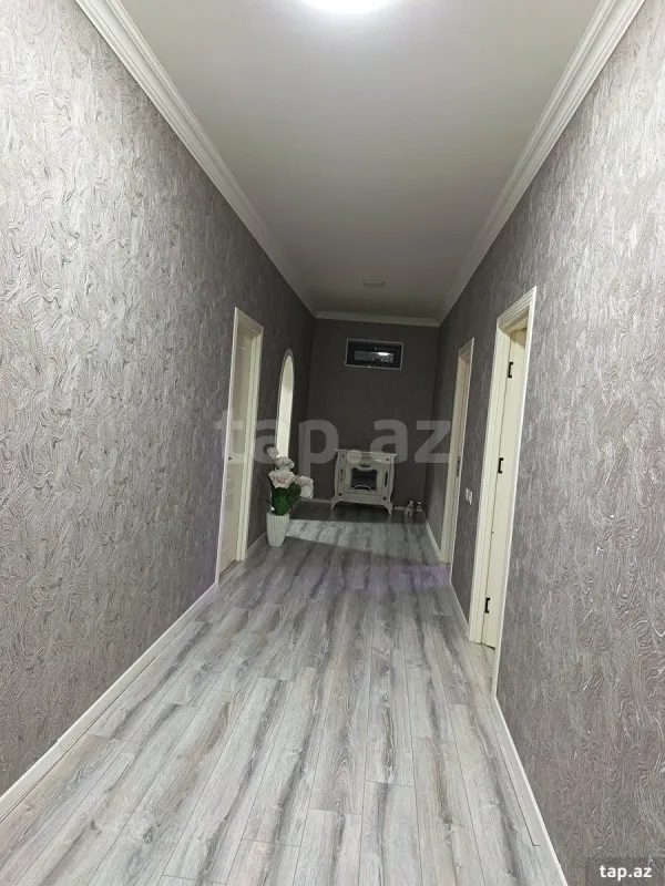 Satılır 6 otaqlı həyət evi 200 m²
