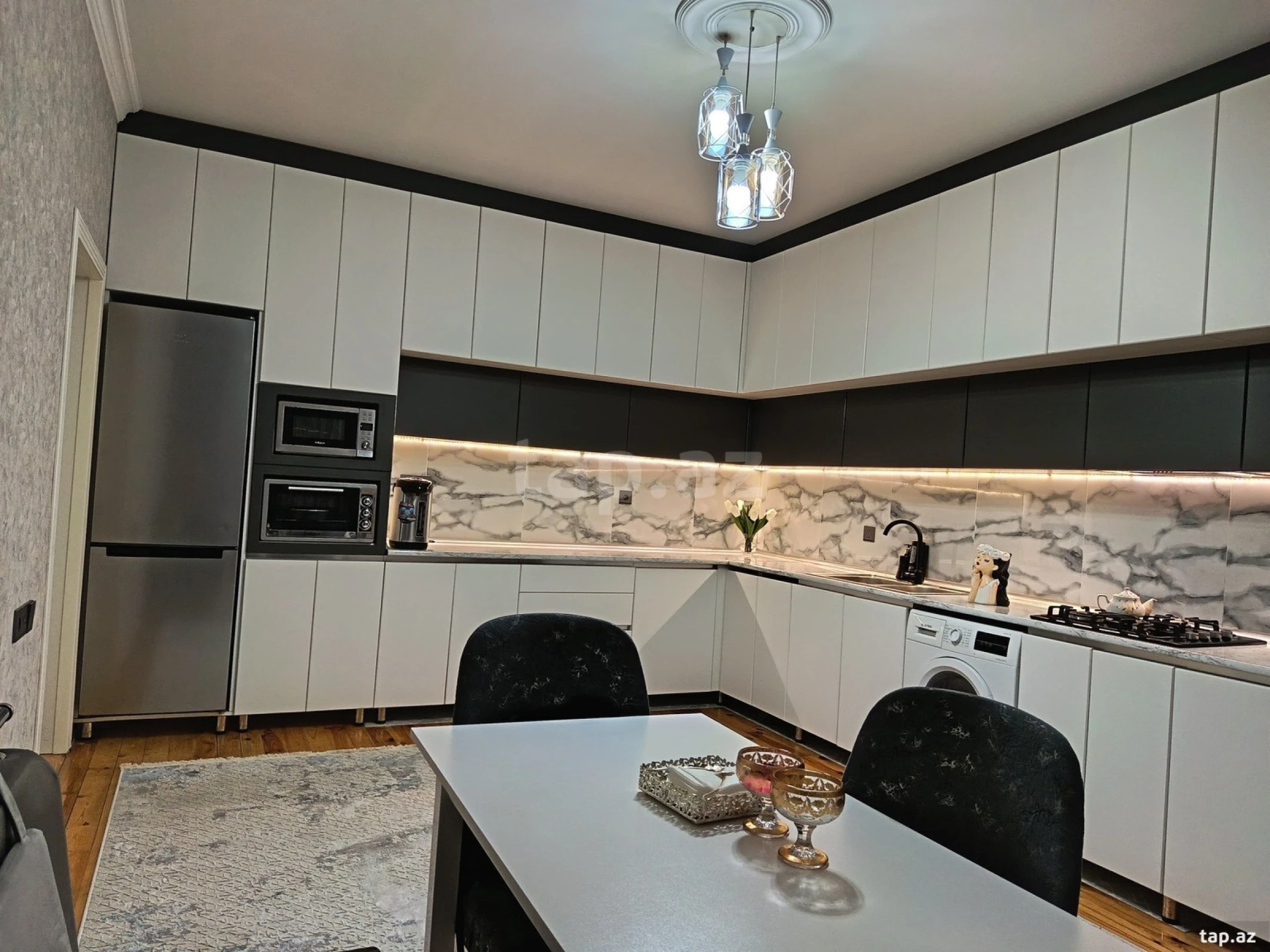 Satılır 6 otaqlı həyət evi 200 m²