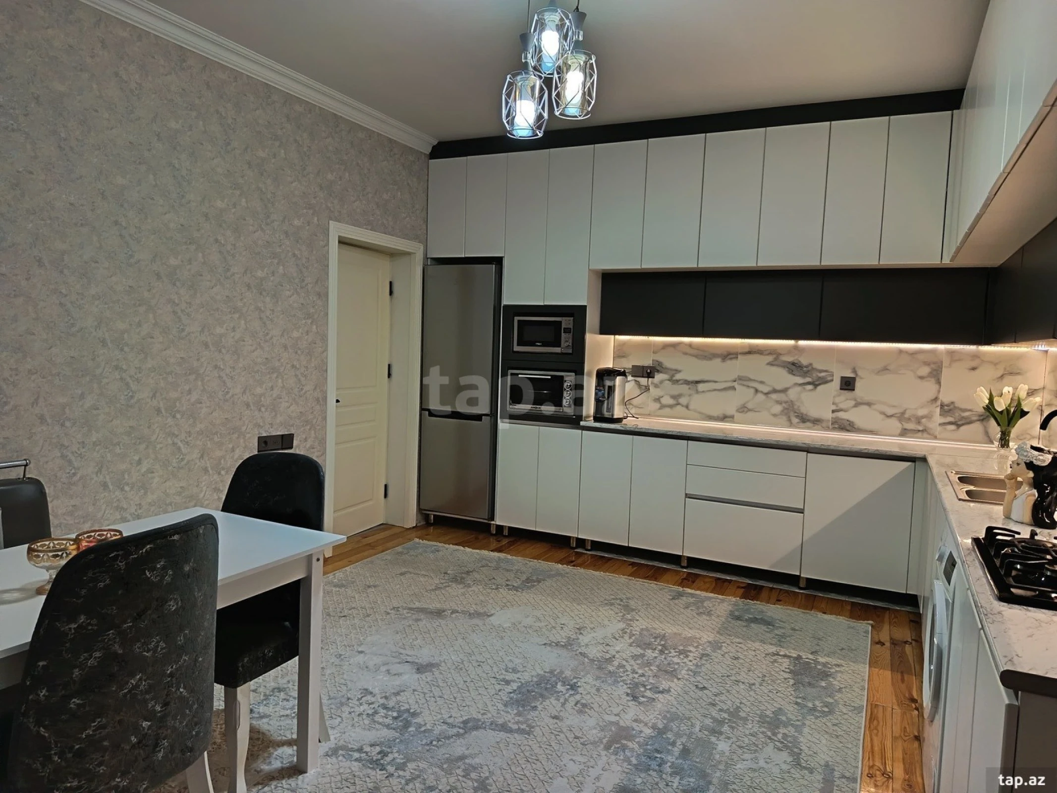 Satılır 6 otaqlı həyət evi 200 m²