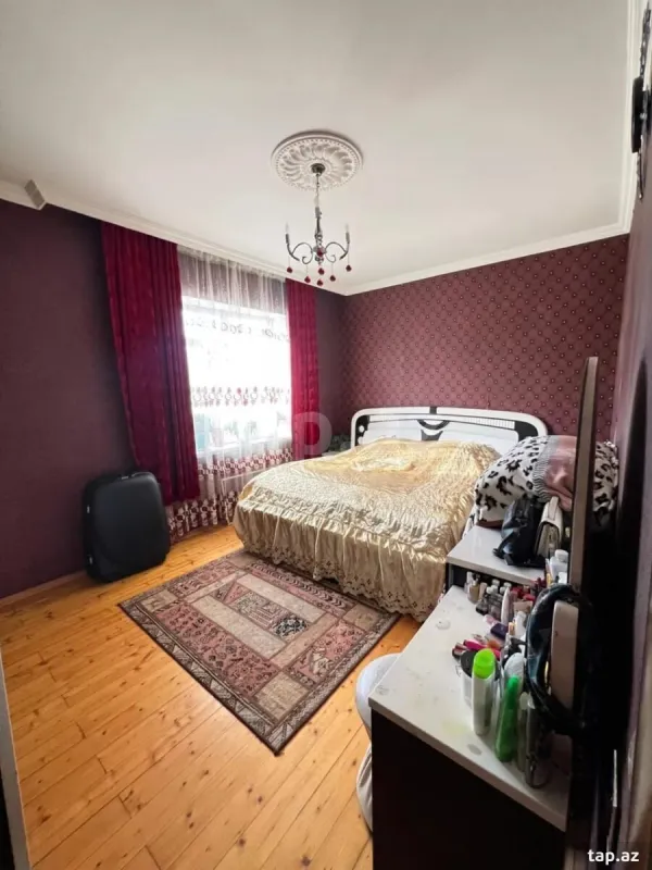 Satılır 6 otaqlı həyət evi 160 m²