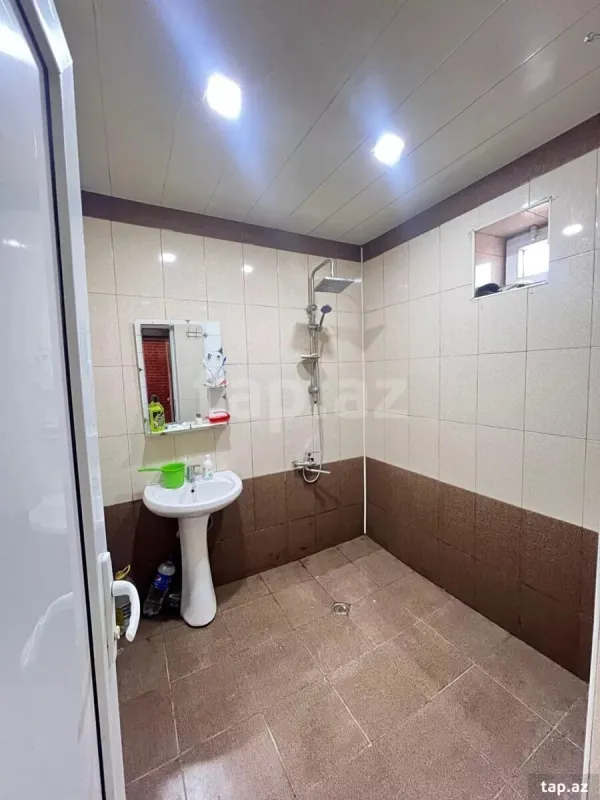 Satılır 6 otaqlı həyət evi 160 m²