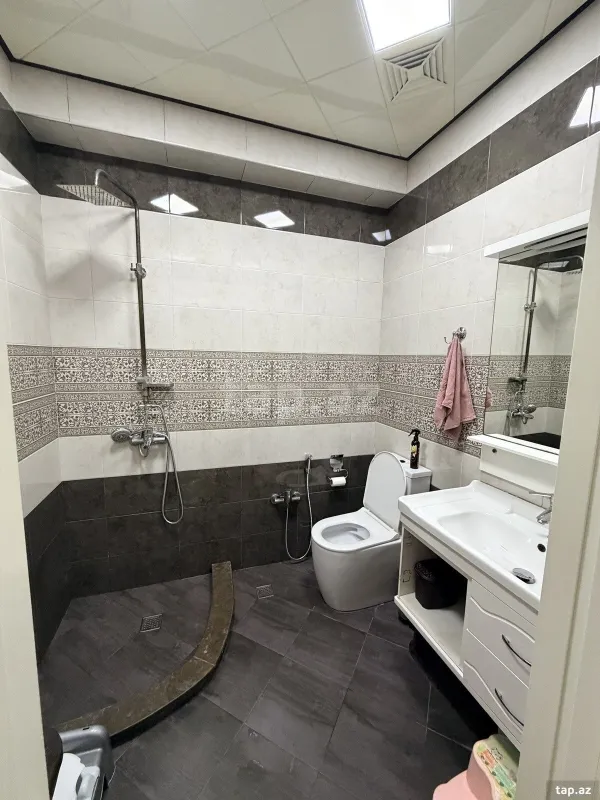 Satılır 3 otaqlı yeni tikili 74 m²