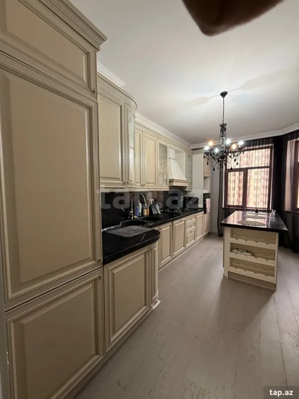 Kirayə verilir 2 otaqlı yeni tikili 95 m²