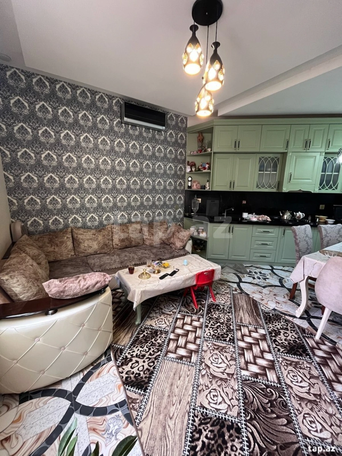 Satılır 5 otaqlı həyət evi 200 m²