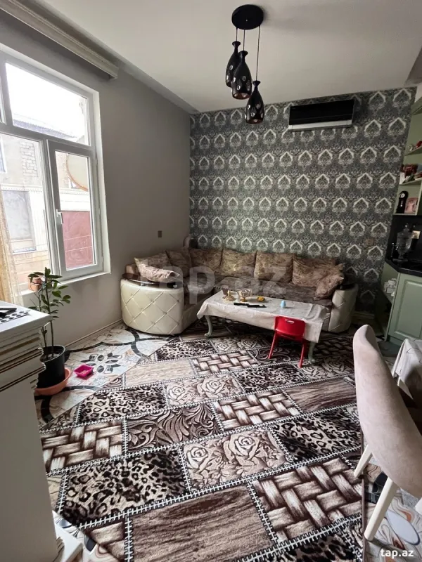 Satılır 5 otaqlı həyət evi 200 m²