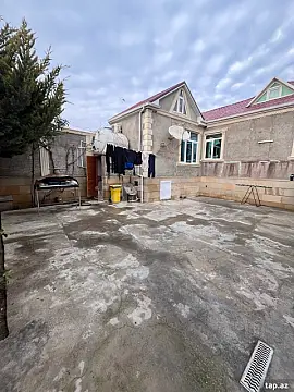 Satılır 5 otaqlı həyət evi 200 m²