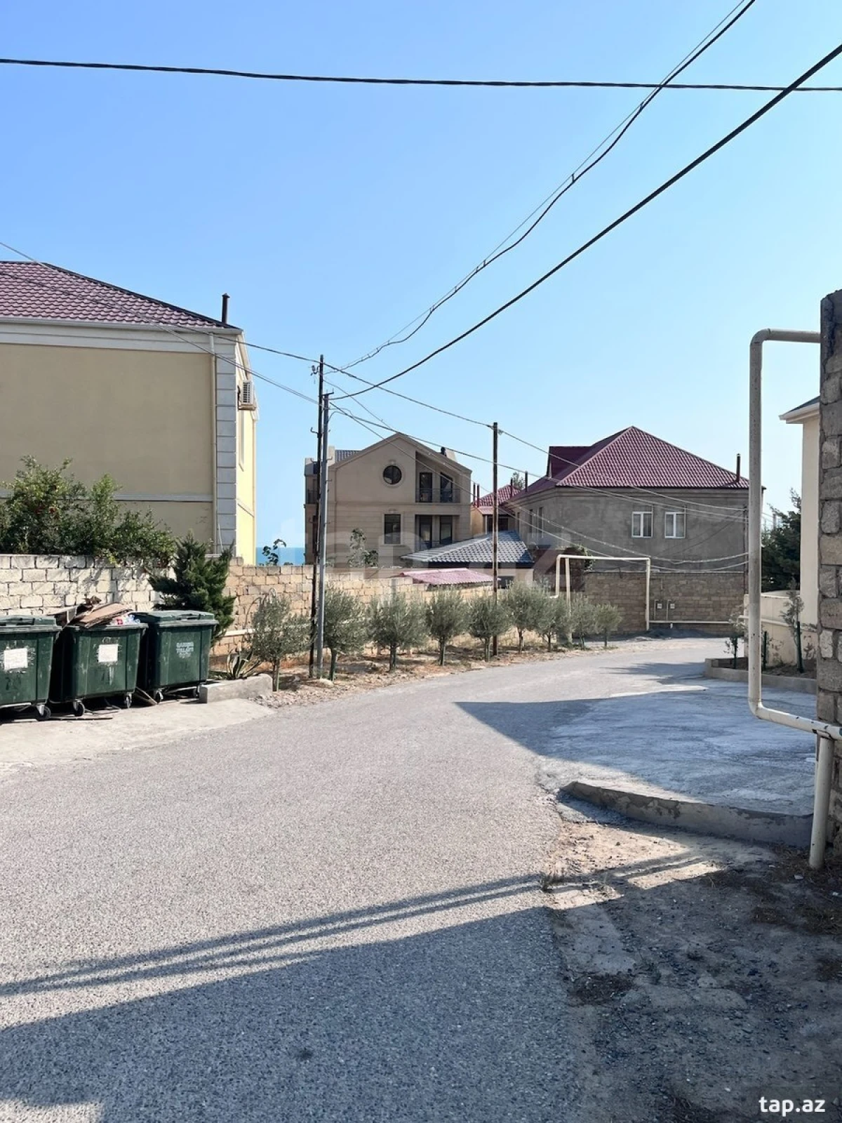 Satılır 5 otaqlı həyət evi 200 m²