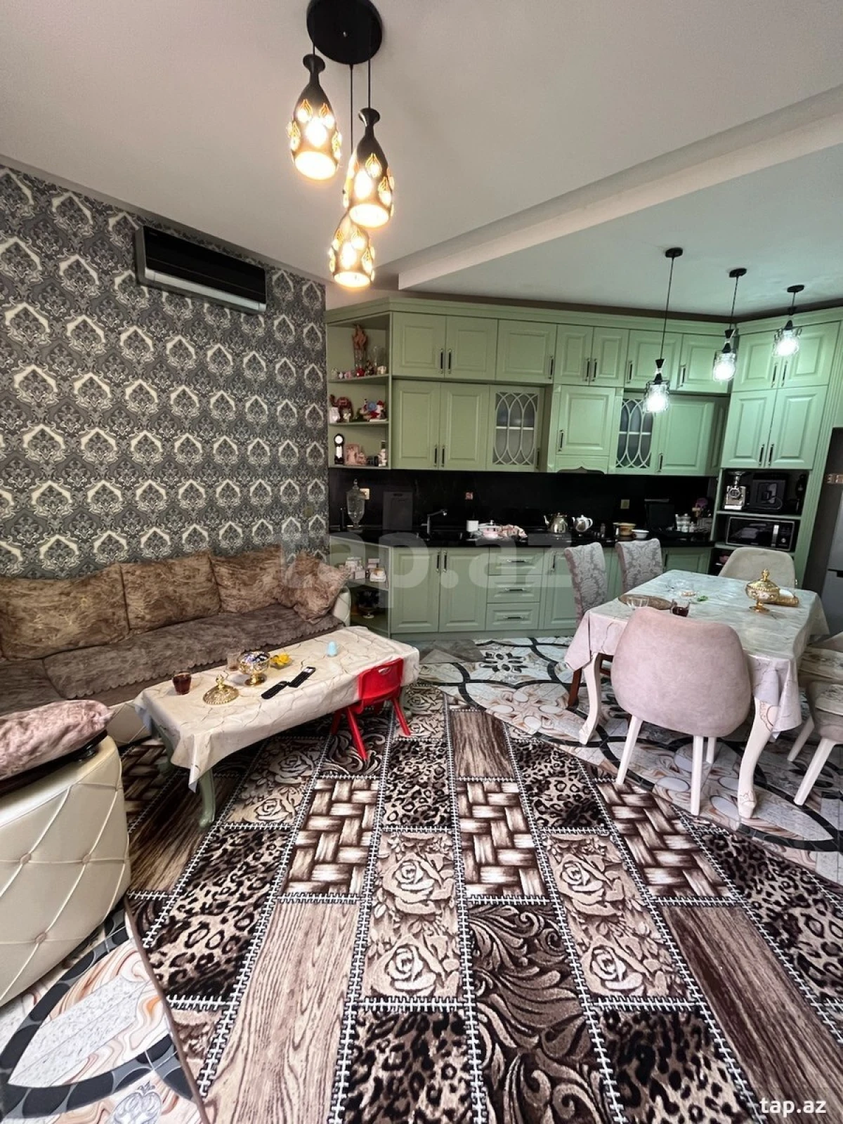 Satılır 5 otaqlı həyət evi 200 m²