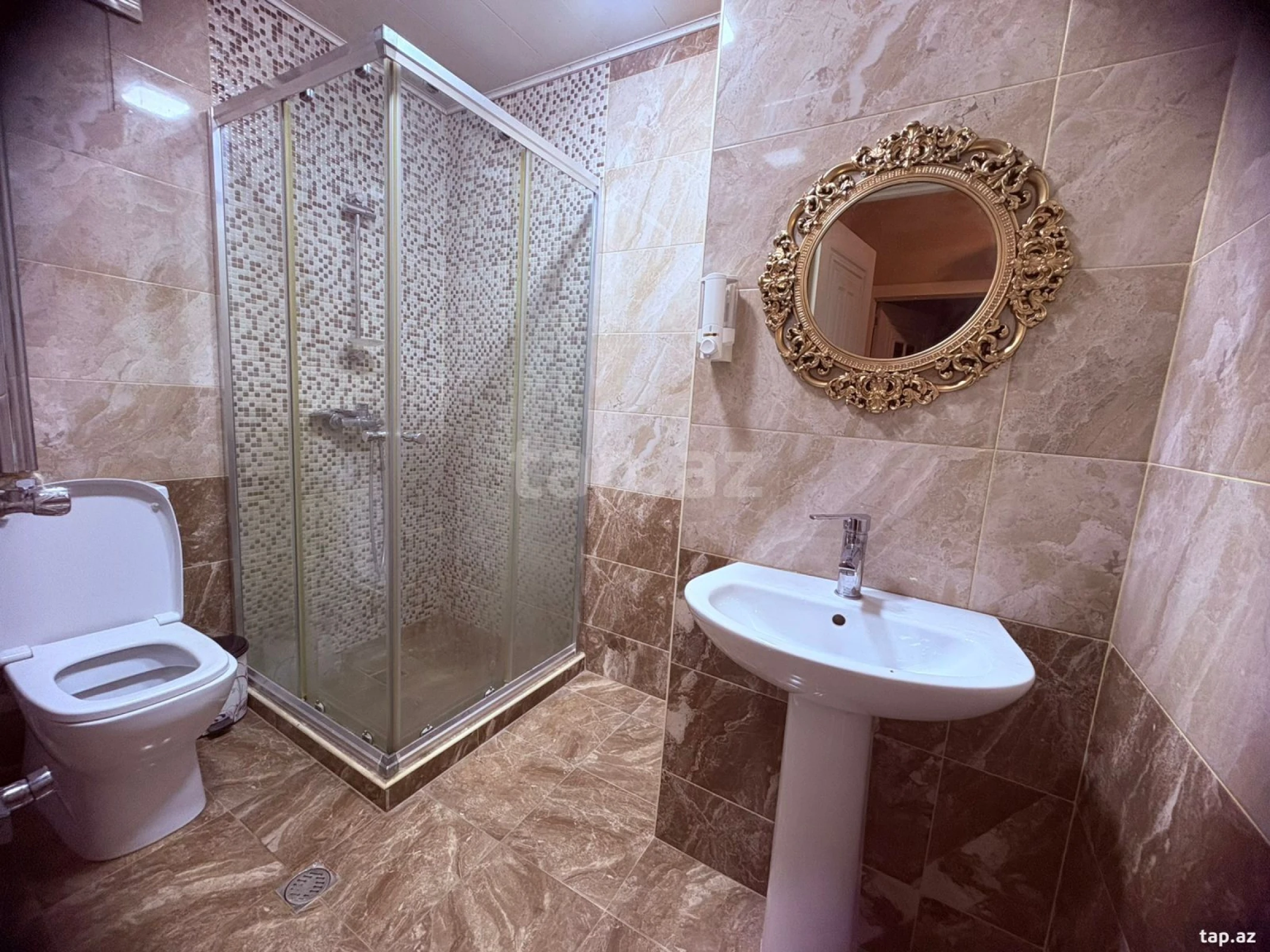 Kirayə verilir 2 otaqlı yeni tikili 70 m²