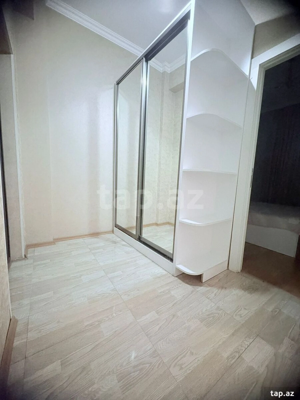Kirayə verilir 2 otaqlı yeni tikili 70 m²