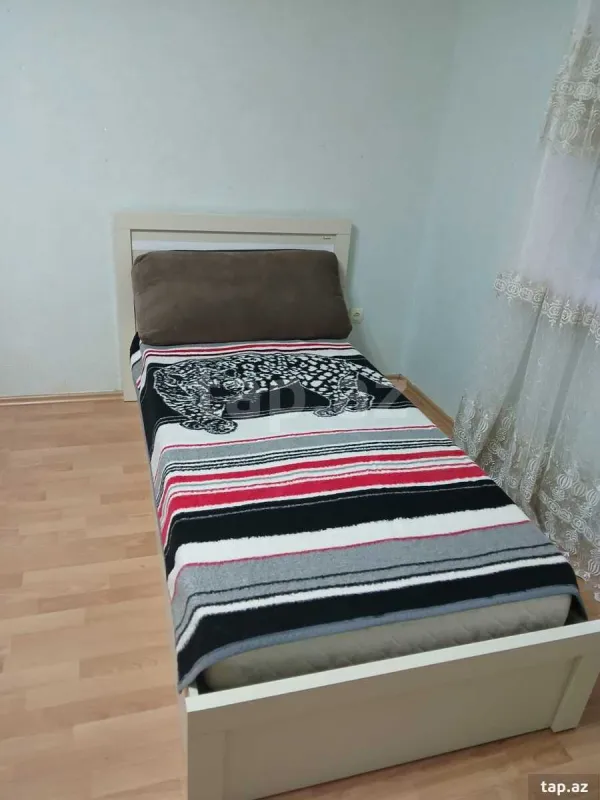 Kirayə verilir 2 otaqlı mənzil 90 m²