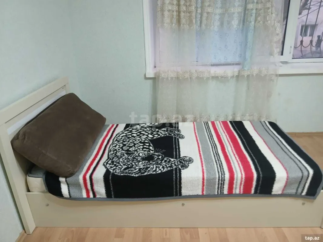 Kirayə verilir 2 otaqlı mənzil 90 m²