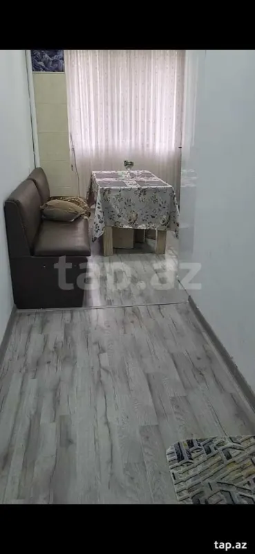 Satılır 4 otaqlı mənzil 100 m²