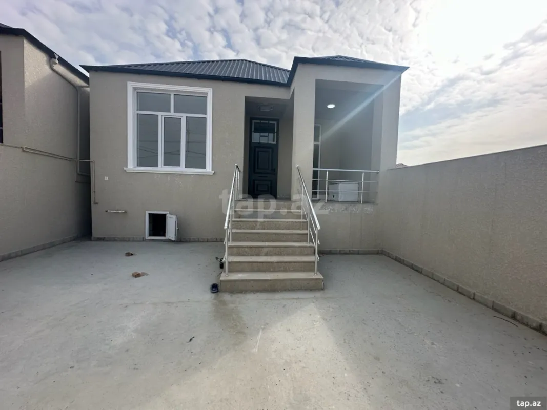 Satılır 3 otaqlı həyət evi 79000 m²