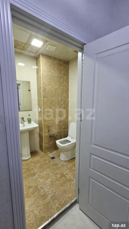 Kirayə verilir 2 otaqlı yeni tikili 70 m²