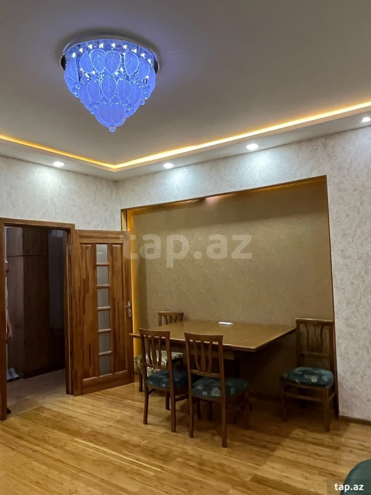 Kirayə verilir 2 otaqlı yeni tikili 75 m²