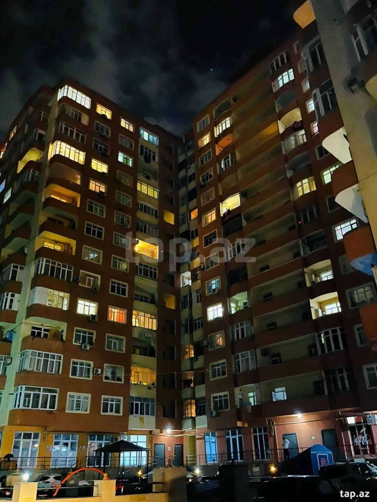 Kirayə verilir 2 otaqlı yeni tikili 75 m²