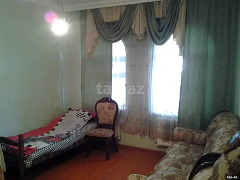 Satılır 8 otaqlı həyət evi 296 m²